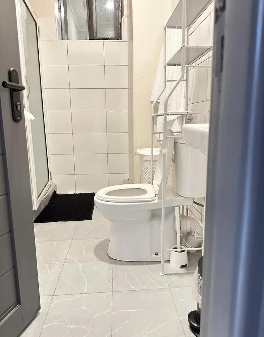 Livluxe Furnished Apartments Kampala 0*,